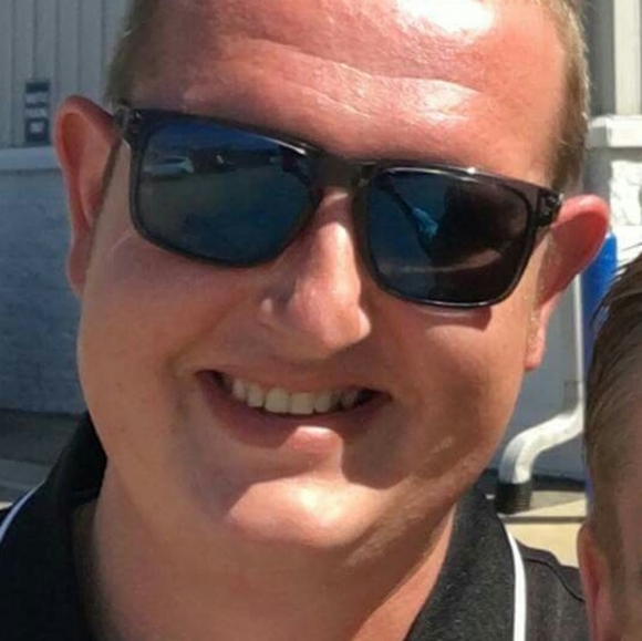 Meet your Posher, Tony - Picture 3 of 4